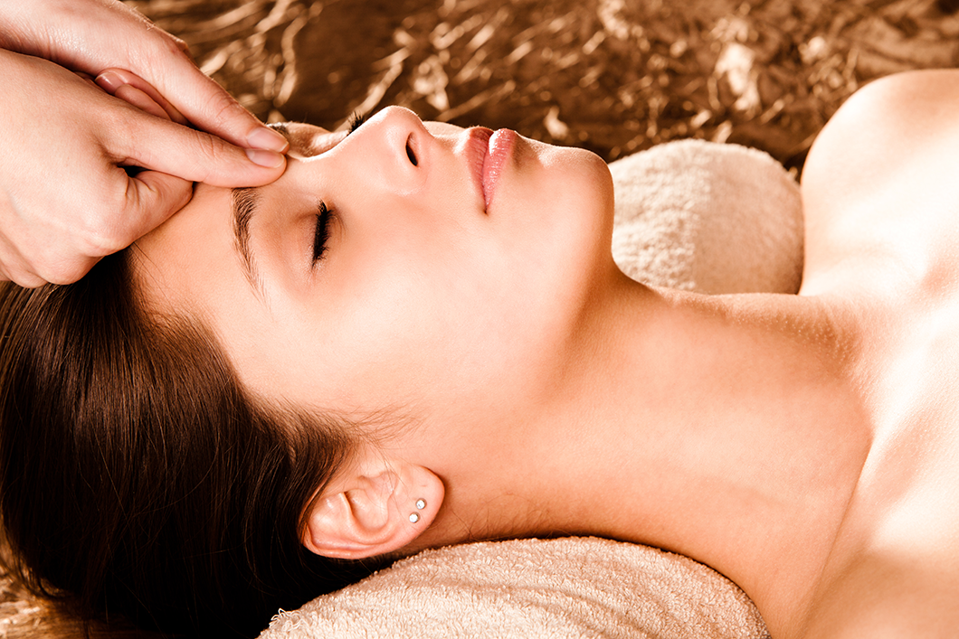 Shiatsu by Robyn Ellen